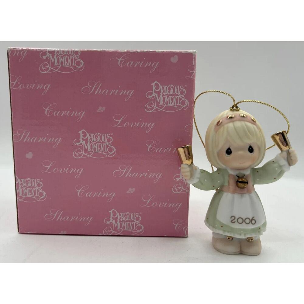 2006 Precious Moments‎ Ringing In The Season Figurine U59